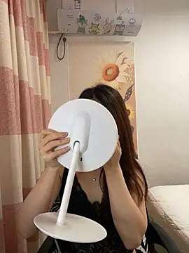 Snapshot of Tingting-rd chatting on 06-02-26, 10:39 Tingting-rd online show from 06-02-26, 10:39
