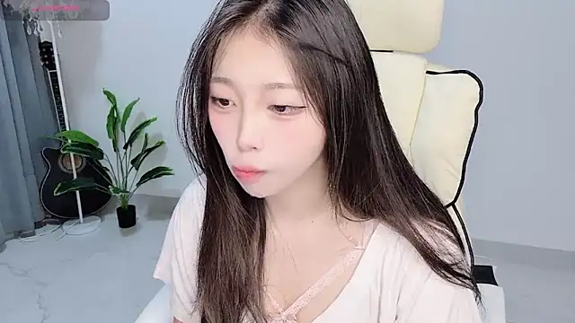 Yukiy8877 online show from 04-28-26, 11:21