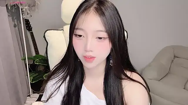 Yukiy8877 online show from 05-10-26, 11:37