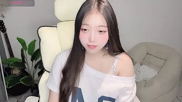 Yukiy8877 online show from 05-11-26, 11:49