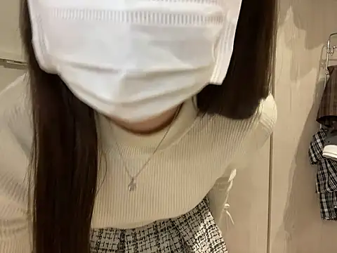 y-u-r-a-33 online show from 04-06-26, 08:26