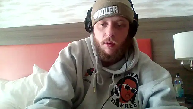 Snapshot of alejandro69420 chatting on 04-06-26, 07:37 alejandro69420 online show from 04-06-26, 07:37