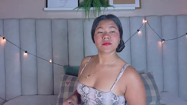 AhslyEvans   online show from 04-03-26, 11:19