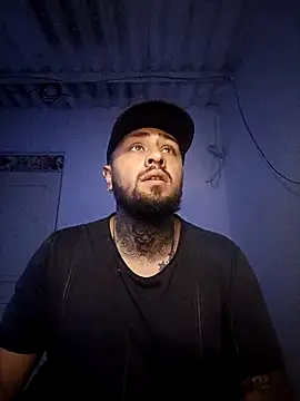 Snapshot of Neanea98 chatting on 03-27-26, 11:32 Neanea98 online show from 03-27-26, 11:32