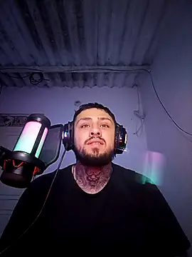 Snapshot of Neanea98 chatting on 03-29-26, 06:35 Neanea98 online show from 03-29-26, 06:35