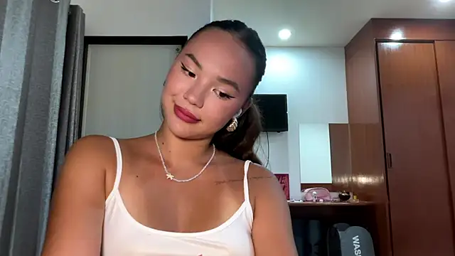 kamila 18 french online show from 04-02-26, 02:15