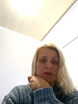 MiaLove183 online show from 04-10-26, 11:48