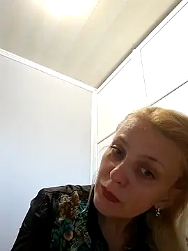 MiaLove183 online show from 04-19-26, 08:35