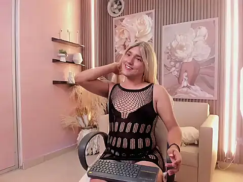 your sissytrans online show from 05-05-26, 11:24