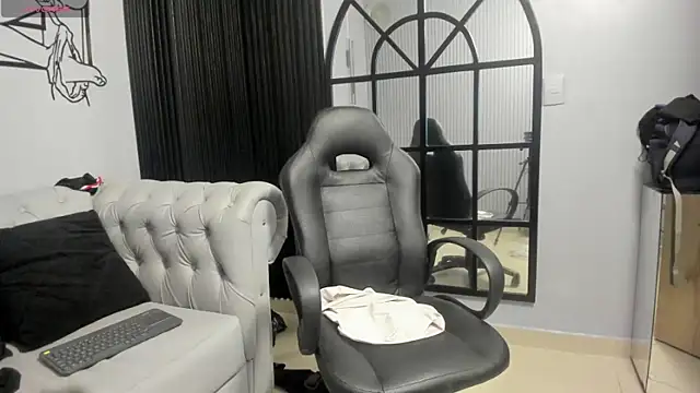 Snapshot of your_sissytrans chatting on 05-30-26, 11:24 your sissytrans online show from 05-30-26, 11:24