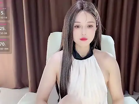 Snapshot of QIQI_77_ chatting on 04-15-26, 02:40 QIQI 77 online show from 04-15-26, 02:40