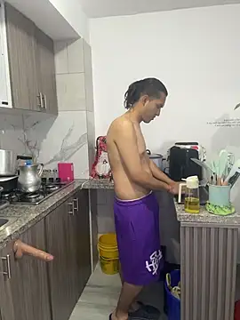 Snapshot of BombomAndAxel chatting on 06-15-26, 04:25 BombomAndAxel online show from 06-15-26, 04:25