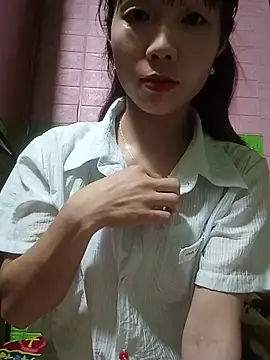 AmyLinee01 online show from 05-13-26, 10:12