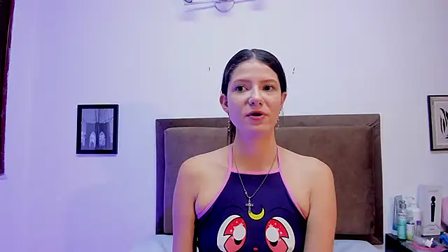 Snapshot of sofy_bonnet1 chatting on 06-08-26, 12:05 sofy bonnet1 online show from 06-08-26, 12:05