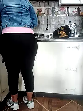 sexymomsn online show from 05-11-26, 04:59