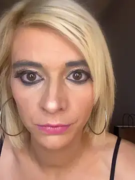 Snapshot of evaluminax chatting on 04-12-26, 09:09 evaluminax online show from 04-12-26, 09:09