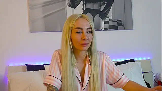 Snapshot of FrancescaGrayy chatting on 06-07-26, 07:06 FrancescaGrayy online show from 06-07-26, 07:06