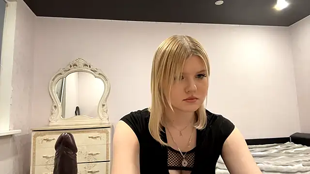 SweettAnny online show from 03-28-26, 05:56