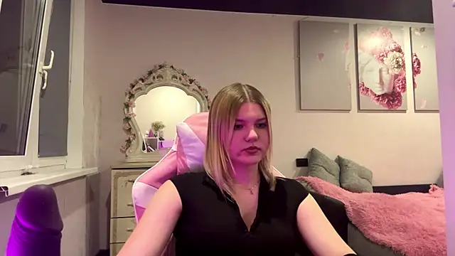 SweettAnny online show from 06-30-26, 09:16