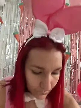 Amelie-RedHoney online show from 04-05-26, 03:42