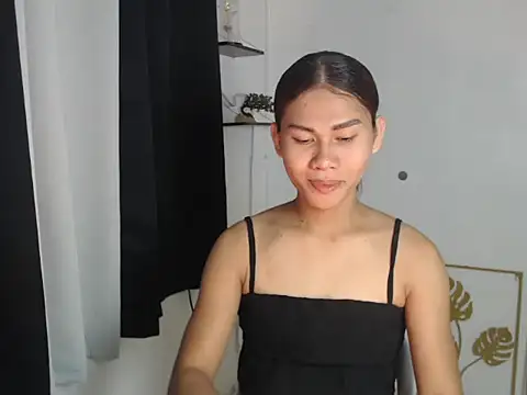 Snapshot of Zain_Moore chatting on 04-17-26, 12:19 Zain Moore online show from 04-17-26, 12:19