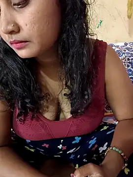 Snapshot of Tridha_2 chatting on 04-11-26, 11:47 Tridha 2 online show from 04-11-26, 11:47