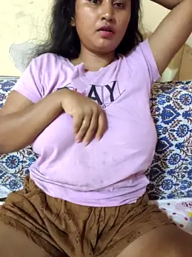 Snapshot of Tridha_2 chatting on 04-12-26, 11:37 Tridha 2 online show from 04-12-26, 11:37