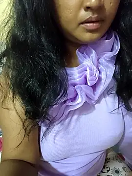 Snapshot of Tridha_2 chatting on 04-12-26, 11:43 Tridha 2 online show from 04-12-26, 11:43