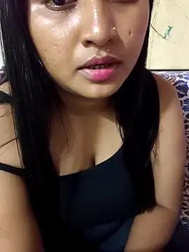 Snapshot of Tridha_2 chatting on 04-21-26, 06:34 Tridha 2 online show from 04-21-26, 06:34