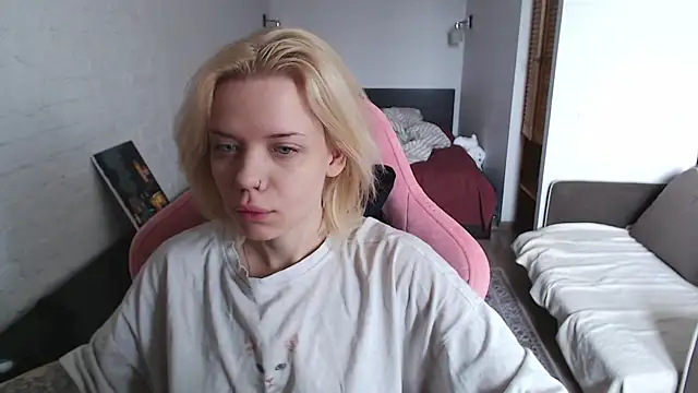 Snapshot of TenderChloe chatting on 03-28-26, 09:42 TenderChloe online show from 03-28-26, 09:42