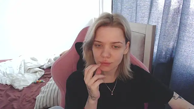 Snapshot of TenderChloe chatting on 05-30-26, 09:39 TenderChloe online show from 05-30-26, 09:39