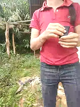 Snapshot of Lucky-beo chatting on 05-09-26, 01:11 Lucky-beo online show from 05-09-26, 01:11
