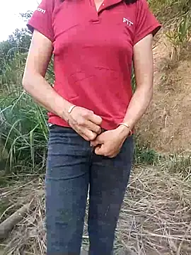 Snapshot of Lucky-beo chatting on 05-17-26, 10:55 Lucky-beo online show from 05-17-26, 10:55