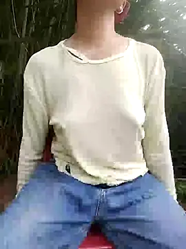 Snapshot of Lucky-beo chatting on 08-03-26, 09:04 Lucky-beo online show from 08-03-26, 09:04