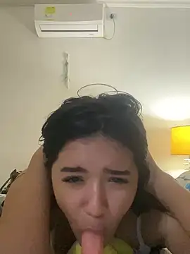 Snapshot of valvam_ chatting on 04-18-26, 01:26 valvam online show from 04-18-26, 01:26