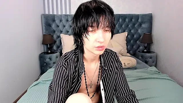 Snapshot of AdonBev chatting on 06-30-26, 05:41 AdonBev online show from 06-30-26, 05:41