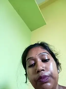 Snapshot of bannerjeesneha20 chatting on 04-22-26, 02:03 bannerjeesneha20 online show from 04-22-26, 02:03