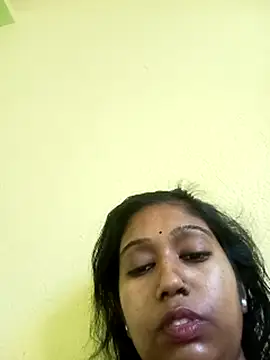 Snapshot of bannerjeesneha20 chatting on 04-25-26, 02:25 bannerjeesneha20 online show from 04-25-26, 02:25