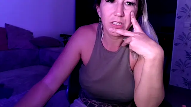 kendra peach online show from 03-25-26, 09:10