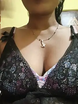 Snapshot of Rubina_Love chatting on 06-20-26, 03:48 Rubina Love online show from 06-20-26, 03:48