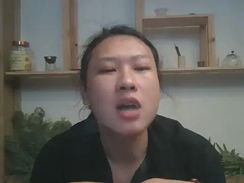 Snapshot of Live-001 chatting on 05-31-26, 11:06 Live-001 online show from 05-31-26, 11:06