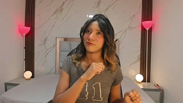EsperanzaMora online show from 04-15-26, 11:50