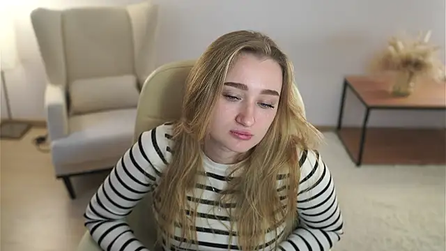 VioletteClaire online show from 03-25-26, 11:05