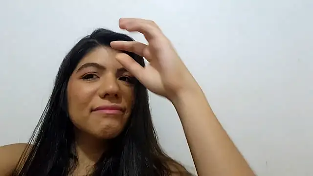 Snapshot of LeaRyan chatting on 03-25-26, 10:16 LeaRyan online show from 03-25-26, 10:16