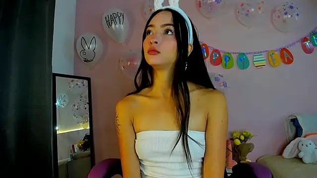 Snapshot of Daphne_Rosse chatting on 04-05-26, 12:02 Daphne Rosse online show from 04-05-26, 12:02