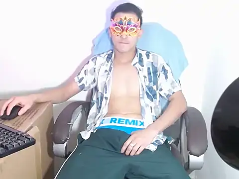 Snapshot of SexyboyHot2000 chatting on 05-07-26, 03:34 SexyboyHot2000 online show from 05-07-26, 03:34