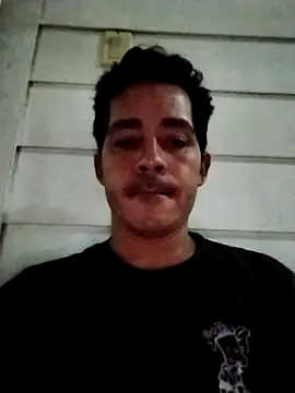 Snapshot of Gabriel_leon33 chatting on 05-22-26, 05:25 Gabriel leon33 online show from 05-22-26, 05:25