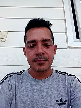 Snapshot of Gabriel_leon33 chatting on 06-04-26, 08:15 Gabriel leon33 online show from 06-04-26, 08:15