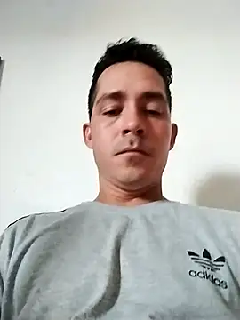 Snapshot of Gabriel_leon33 chatting on 06-11-26, 09:46 Gabriel leon33 online show from 06-11-26, 09:46