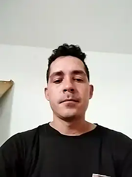 Snapshot of Gabriel_leon33 chatting on 06-12-26, 10:14 Gabriel leon33 online show from 06-12-26, 10:14
